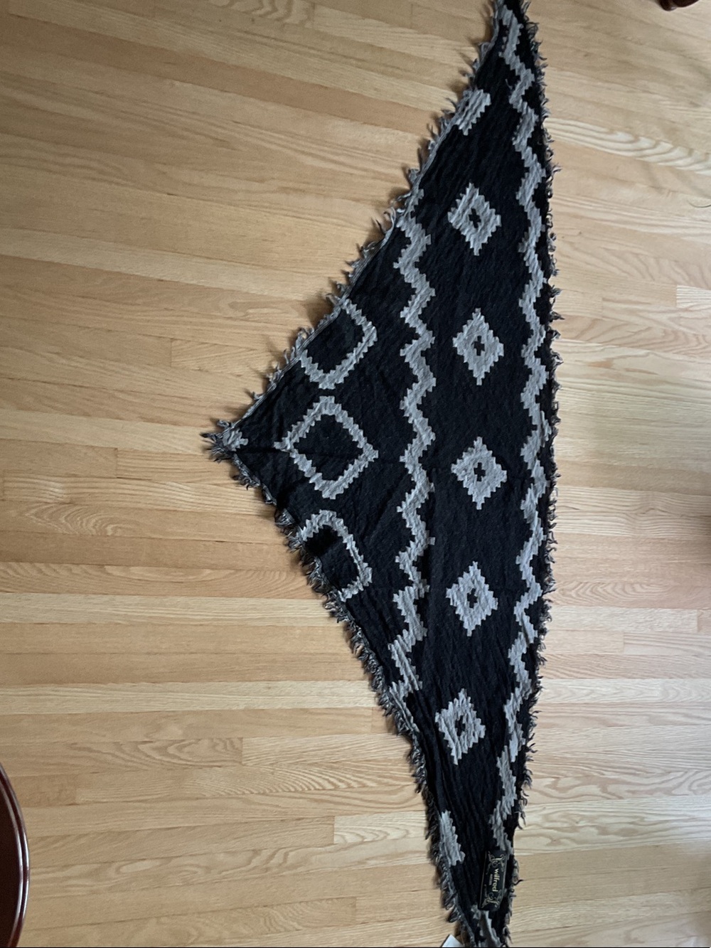 Aritzia Wilfred Pure Australian Wool Triangle Scarf Shawl Black Gray NWT